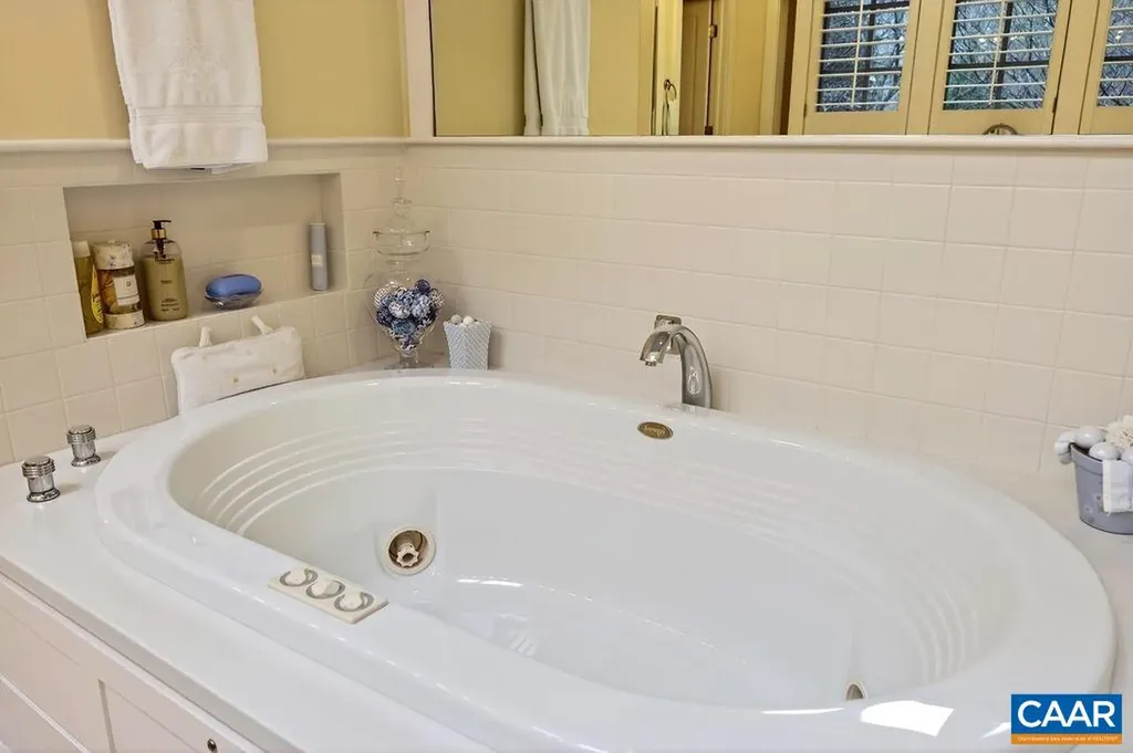 228 Hidden Springs Lane Nellysford VA 22958