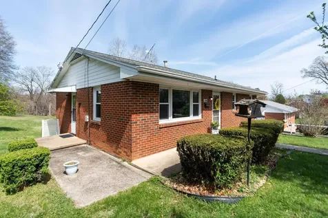 2209 Third Street Staunton VA 24401