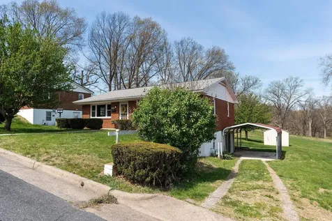 2209 Third Street Staunton VA 24401