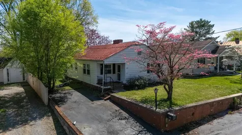 139 Straith Street Staunton VA 24401