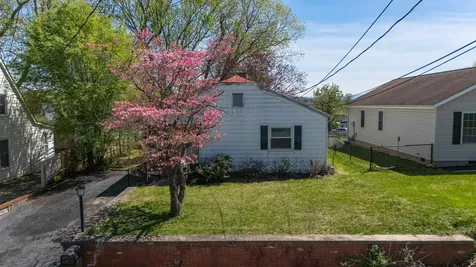 139 Straith Street Staunton VA 24401