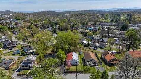 139 Straith Street Staunton VA 24401