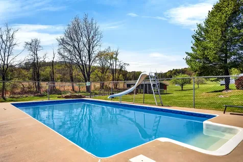 22 Oak Ridge Lane Staunton VA 24401