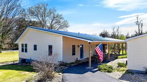 22 Oak Ridge Lane Staunton VA 24401