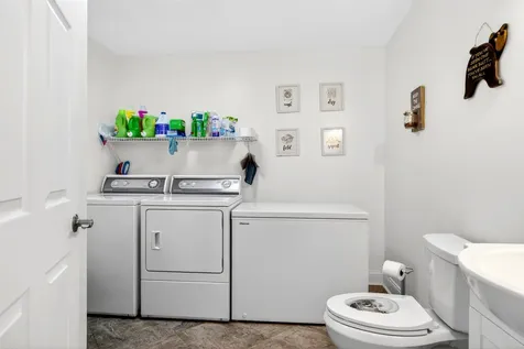 22 Oak Ridge Lane Staunton VA 24401