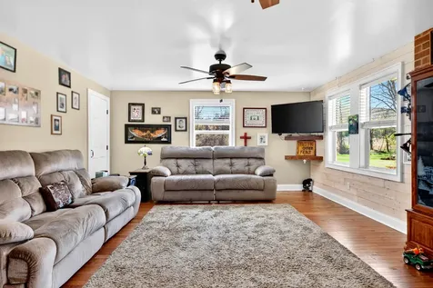 22 Oak Ridge Lane Staunton VA 24401