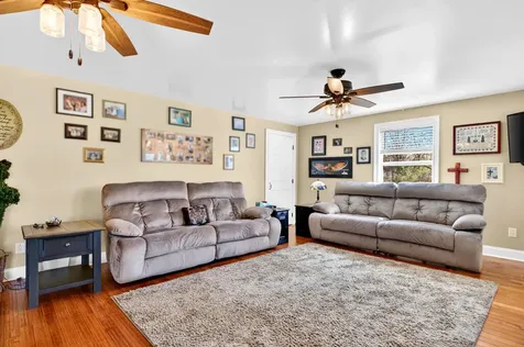 22 Oak Ridge Lane Staunton VA 24401