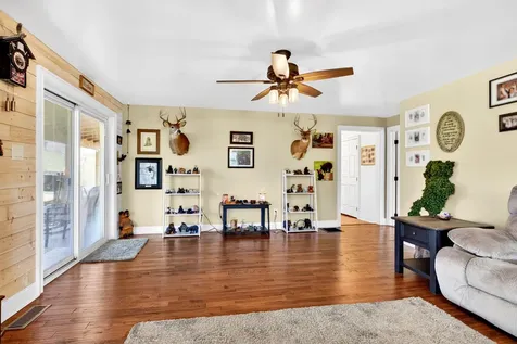 22 Oak Ridge Lane Staunton VA 24401