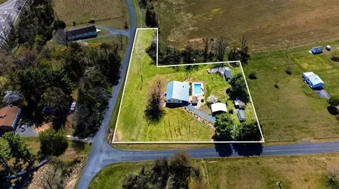 22 Oak Ridge Lane Staunton VA 24401