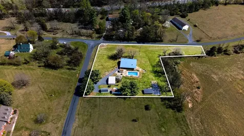 22 Oak Ridge Lane Staunton VA 24401
