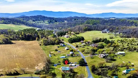 22 Oak Ridge Lane Staunton VA 24401
