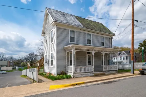 111 Center Street Edinburg VA 22824
