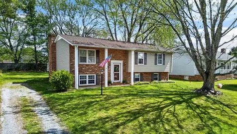 51 Briarwood Circle Staunton VA 24401
