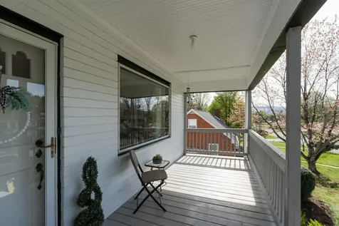 1913 Monticello Street Waynesboro VA 22980