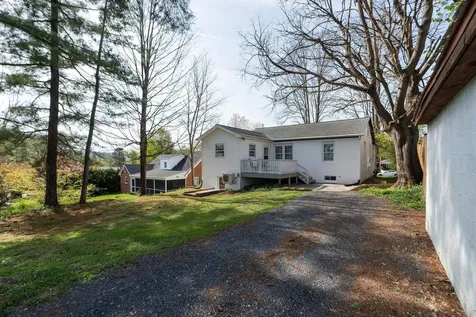 1913 Monticello Street Waynesboro VA 22980