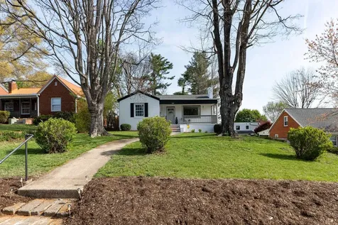 1913 Monticello Street Waynesboro VA 22980