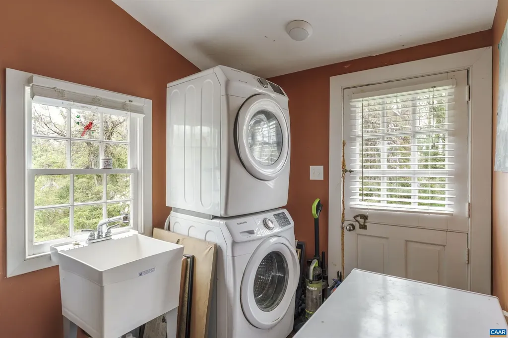 5515 Gordonsville Road Keswick VA 22947