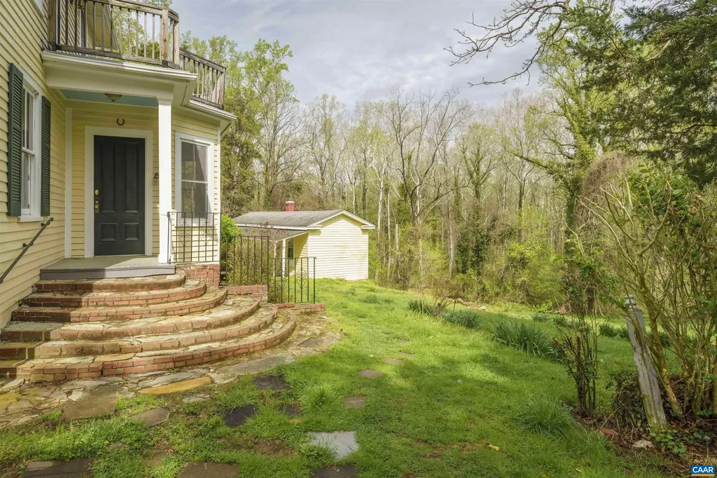 5515 Gordonsville Road Keswick VA 22947