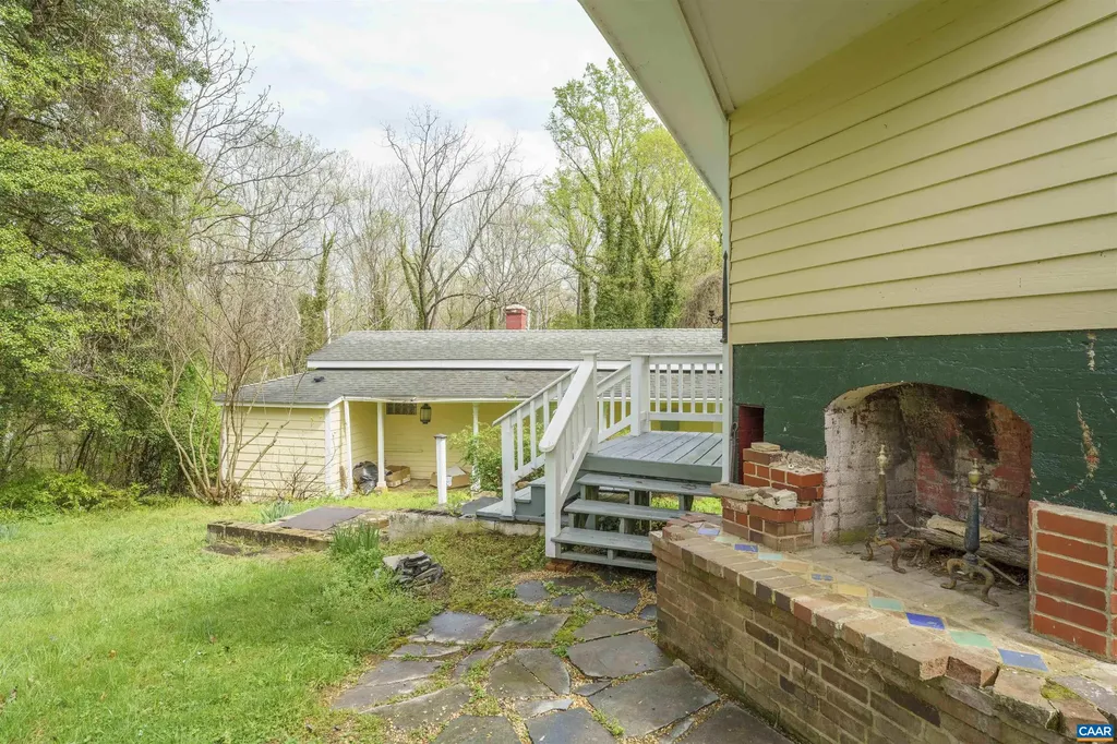 5515 Gordonsville Road Keswick VA 22947
