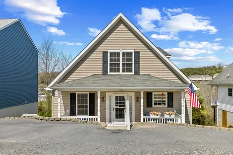 1008 Middlebrook Avenue Staunton VA 24401