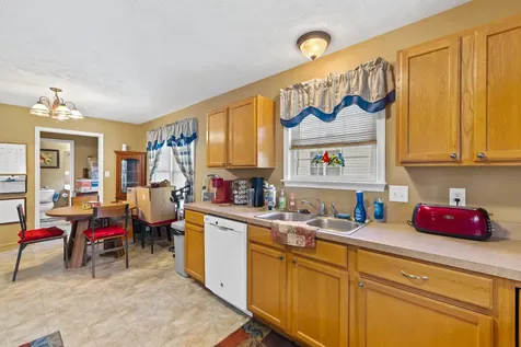 1008 Middlebrook Avenue Staunton VA 24401