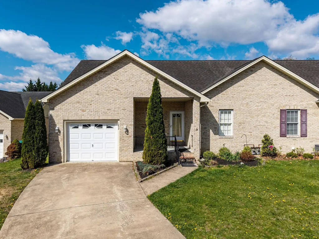 Woodstock VA, 1252 White Rock Court