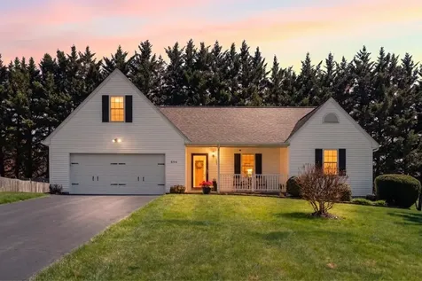 204 Devon Court Waynesboro VA 22980