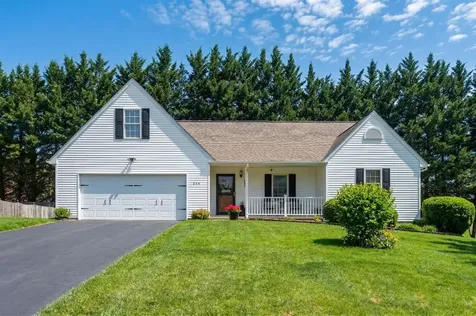 204 Devon Court Waynesboro VA 22980