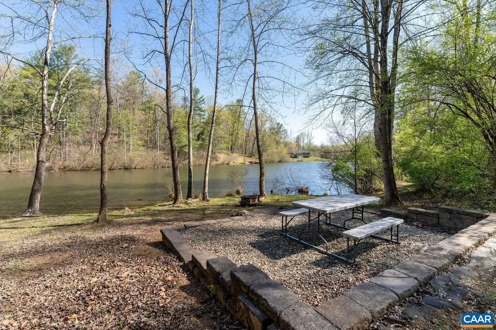 336 Bear Run Road Stanardsville VA 22973