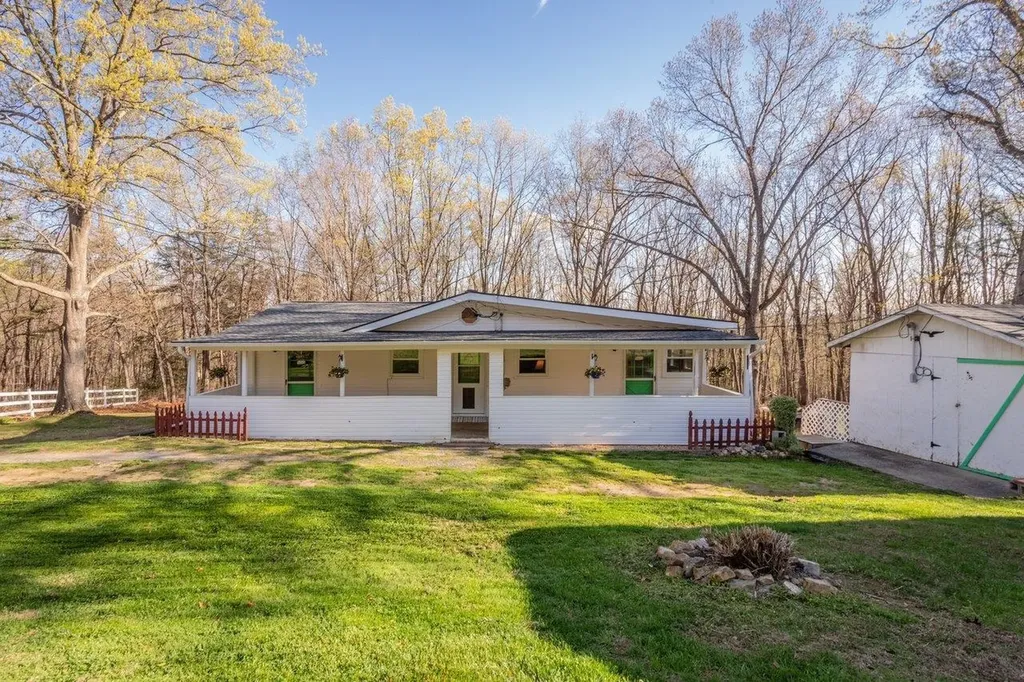 160 Gale Lane Stanley VA 22851