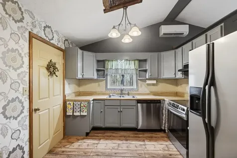 160 Gale Lane Stanley VA 22851