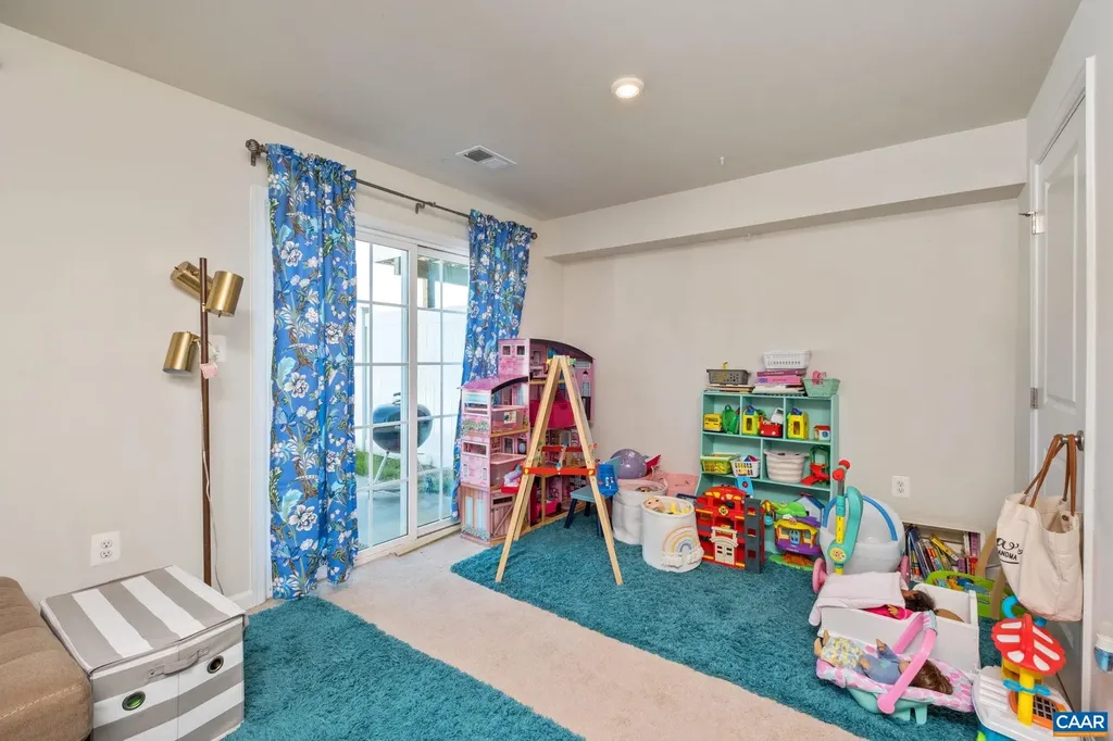 76 Park Drive Palmyra VA 22963