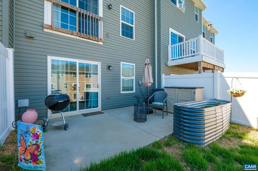 76 Park Drive Palmyra VA 22963