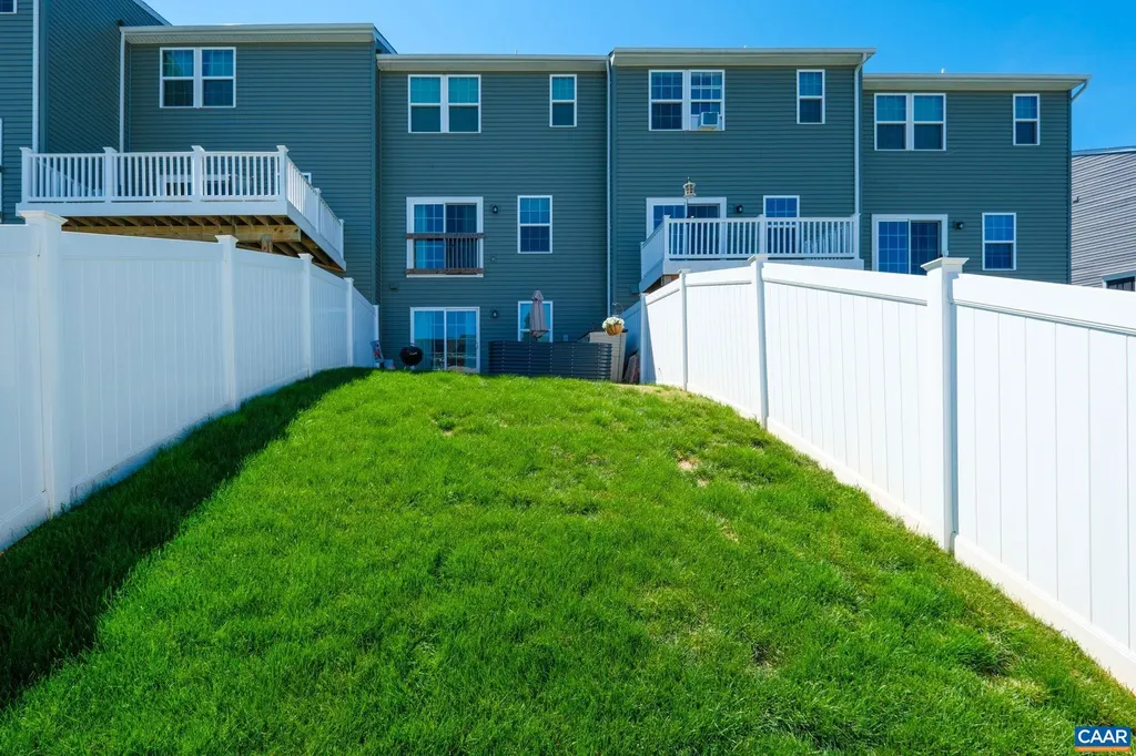 76 Park Drive Palmyra VA 22963