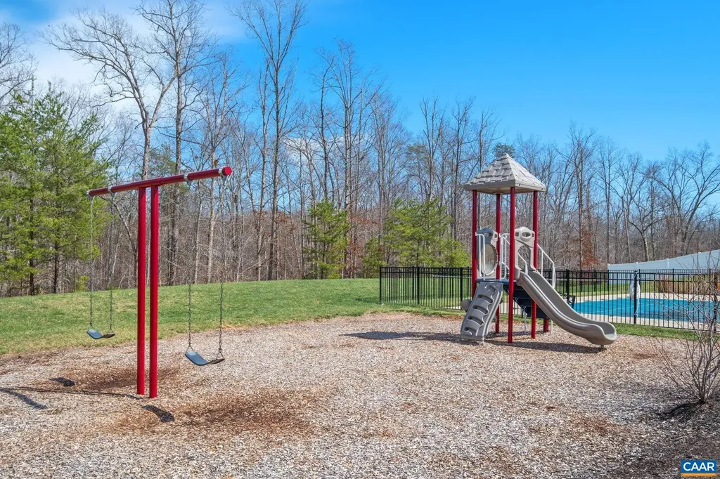 76 Park Drive Palmyra VA 22963