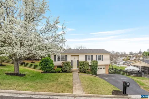704 Carann Street Staunton VA 24401