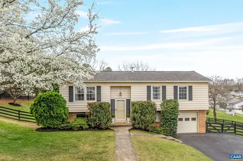 704 Carann Street Staunton VA 24401
