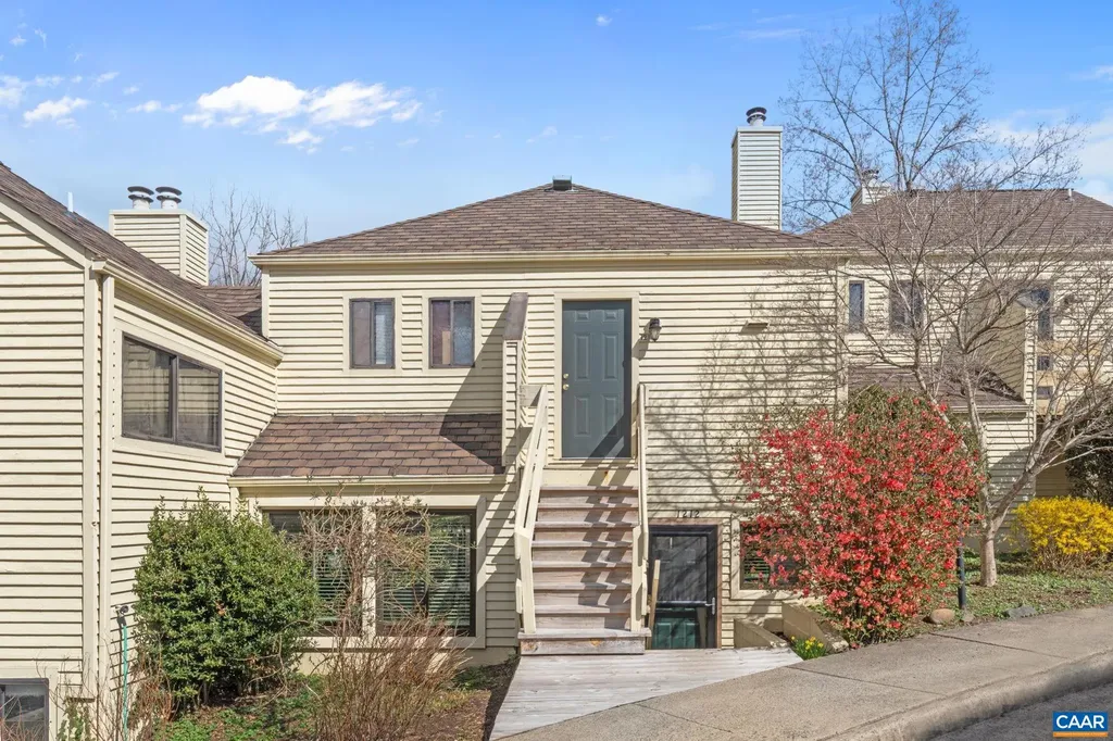 1212 Chatham Ridge Charlottesville VA 22901