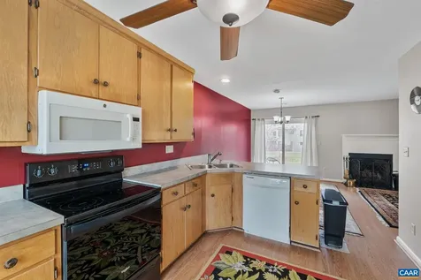 1212 Chatham Ridge Charlottesville VA 22901