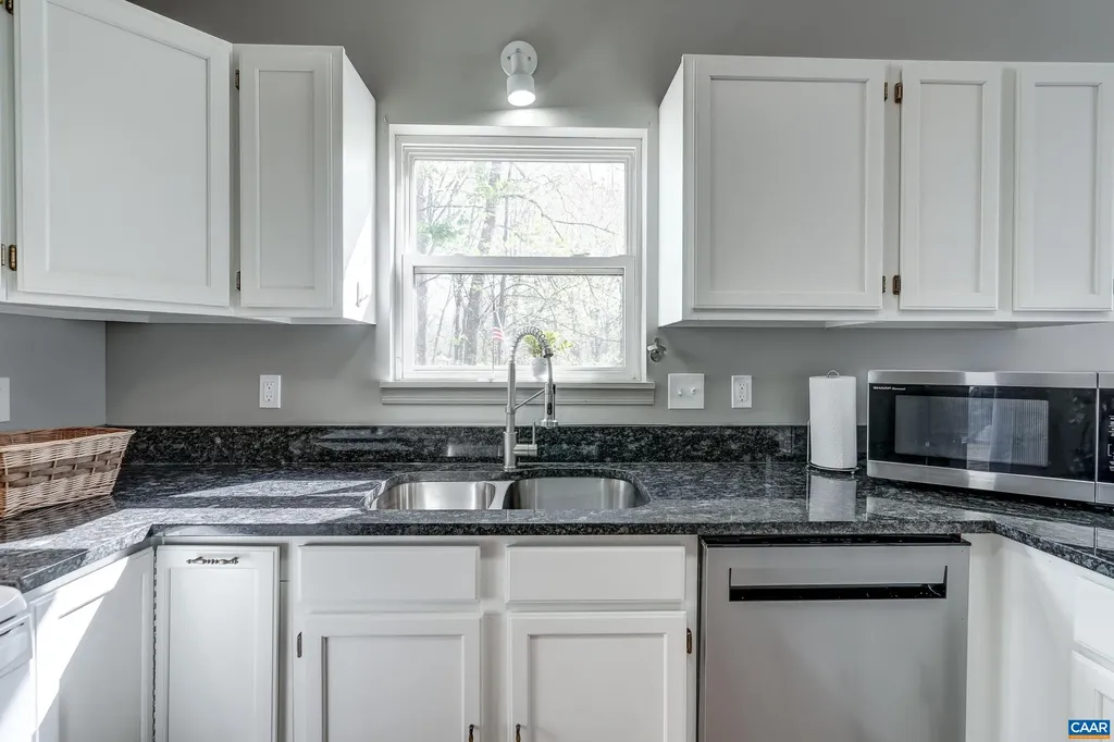 15 Austin Drive Palmyra VA 22963