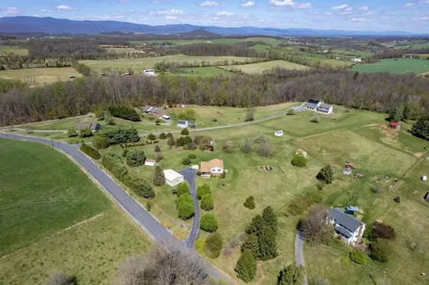 1075 Chestnut Ridge Road Staunton VA 24401