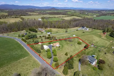 1075 Chestnut Ridge Road Staunton VA 24401
