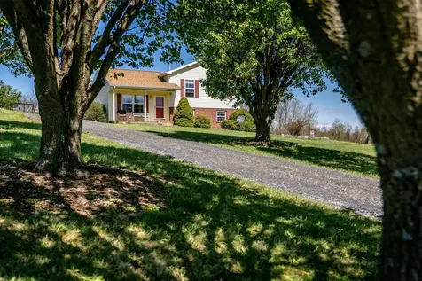 1075 Chestnut Ridge Road Staunton VA 24401
