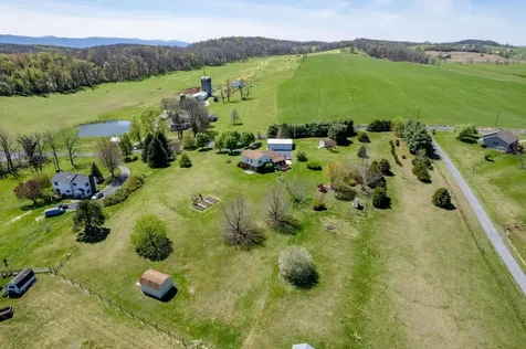 1075 Chestnut Ridge Road Staunton VA 24401