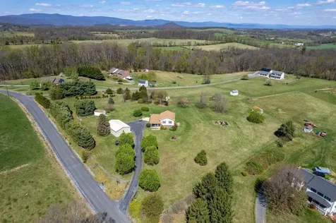 1075 Chestnut Ridge Road Staunton VA 24401