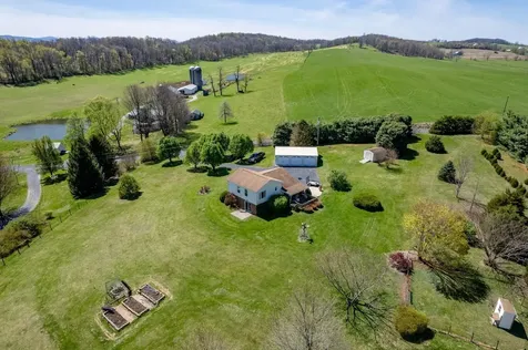 1075 Chestnut Ridge Road Staunton VA 24401