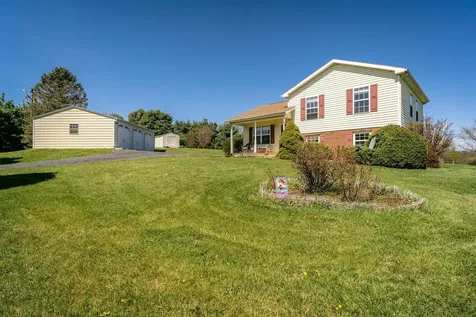1075 Chestnut Ridge Road Staunton VA 24401