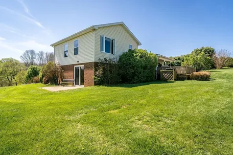 1075 Chestnut Ridge Road Staunton VA 24401