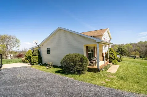 1075 Chestnut Ridge Road Staunton VA 24401