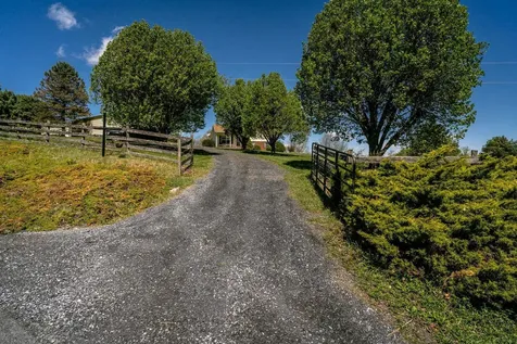 1075 Chestnut Ridge Road Staunton VA 24401